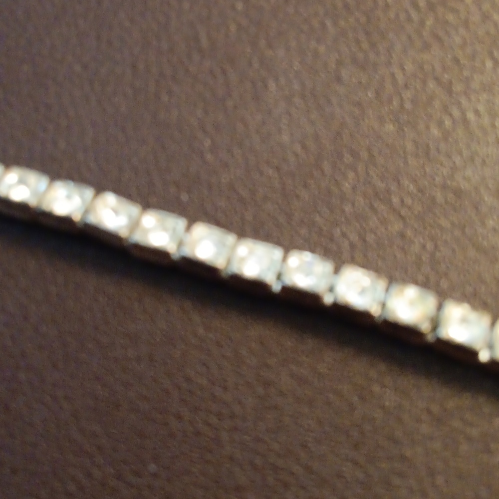 Elegant Silver Bracelet - Picture 4 of 4